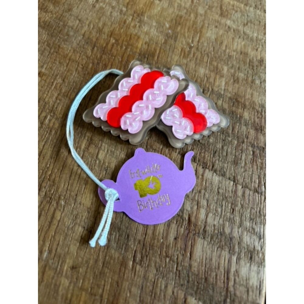 Erstwilder 'Show Us Your Vovos' Brooch NWT